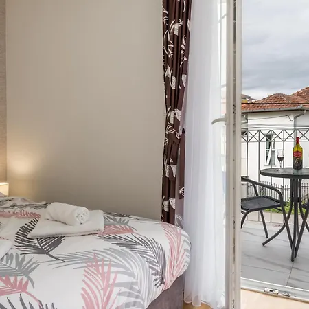 Apartman Lucky Lux 1 I 2 *